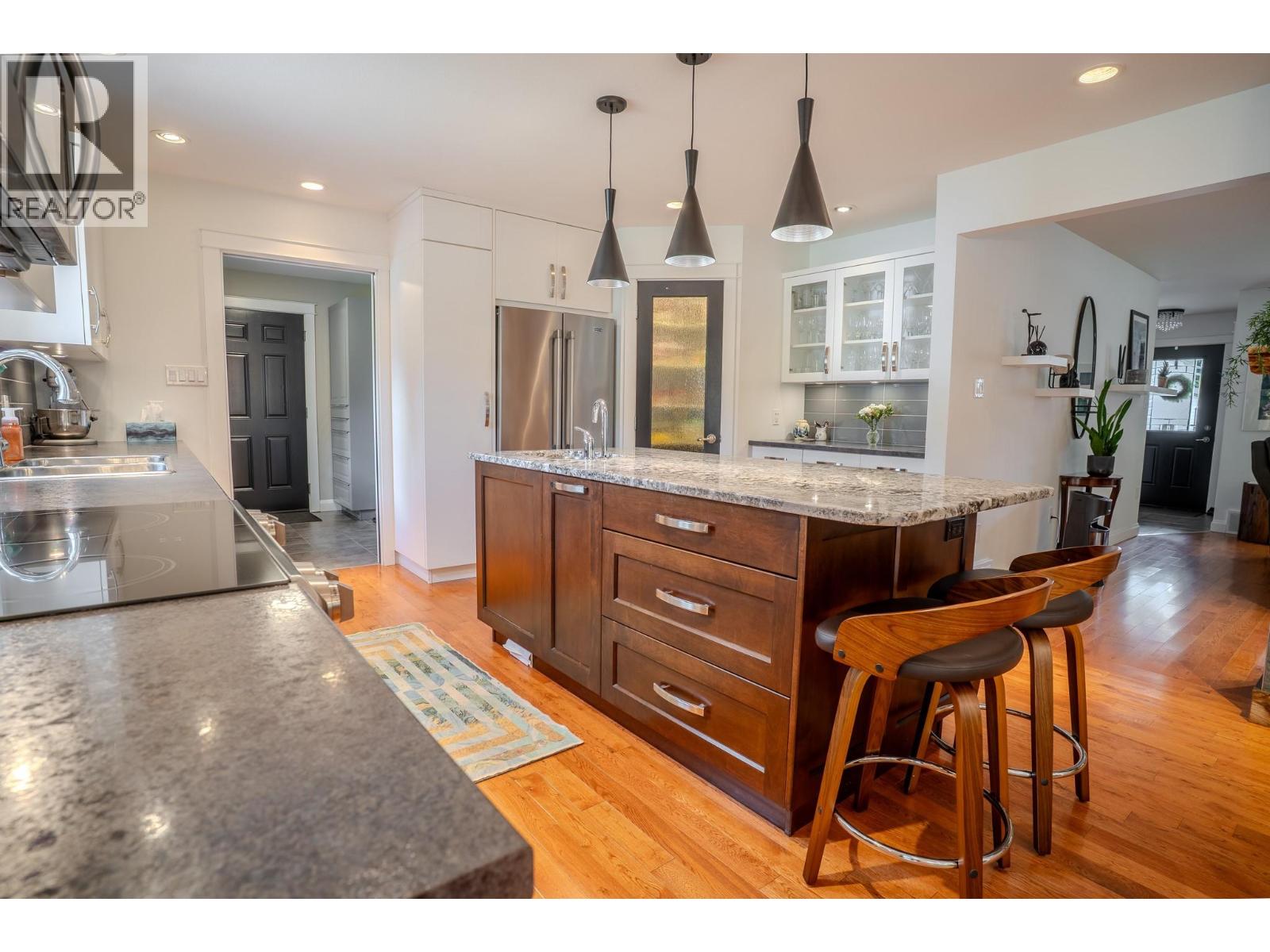 2399 HILLEN Crescent, Magna Bay