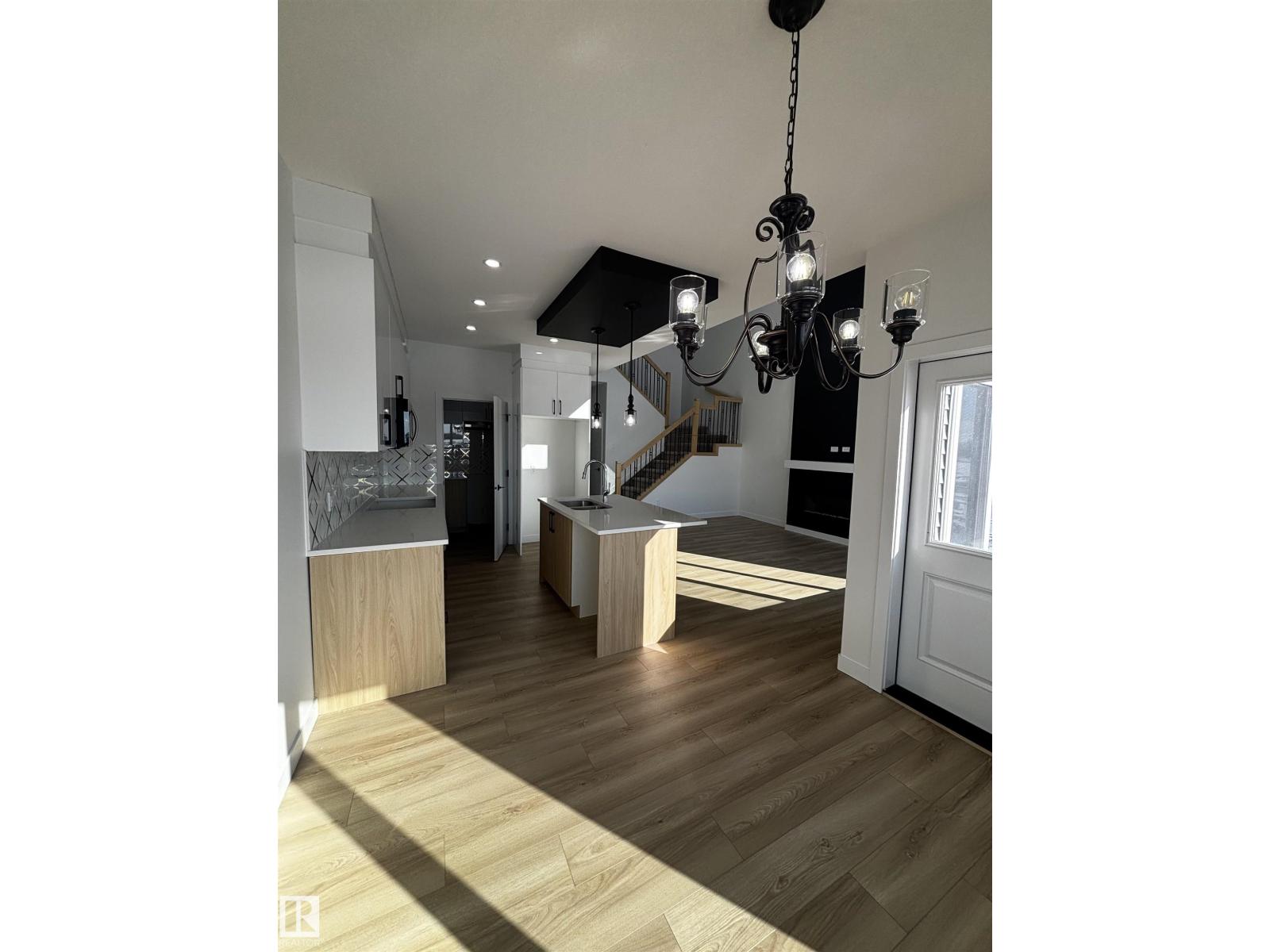 2012 210 ST NW, Edmonton