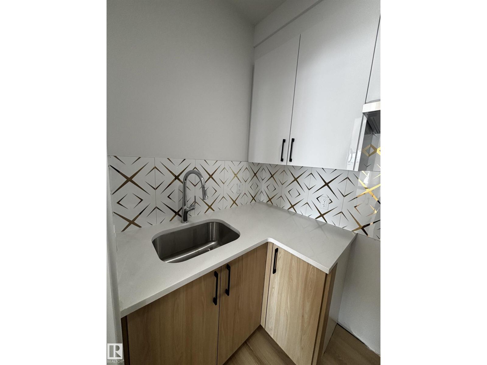 2012 210 ST NW, Edmonton