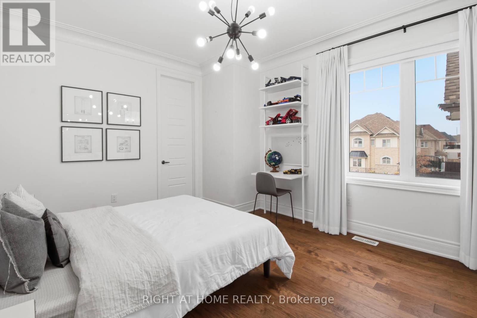 55 BURLWOOD ROAD - 32