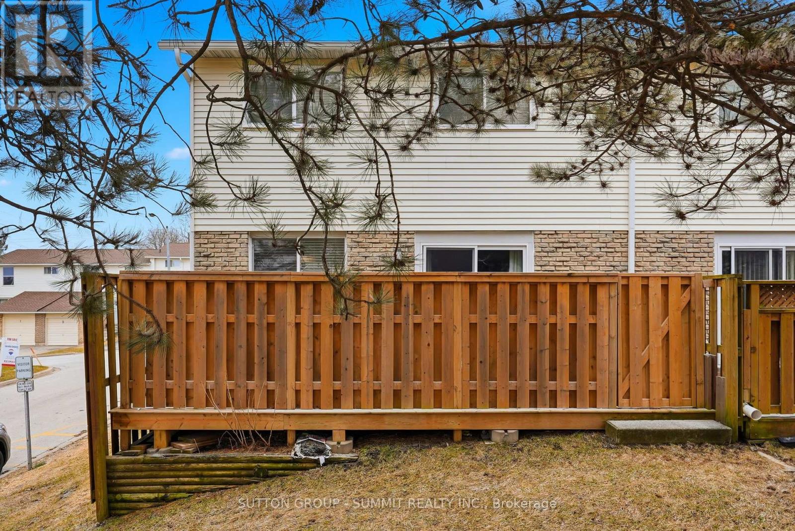 16 LAMSON CRESCENT - 24