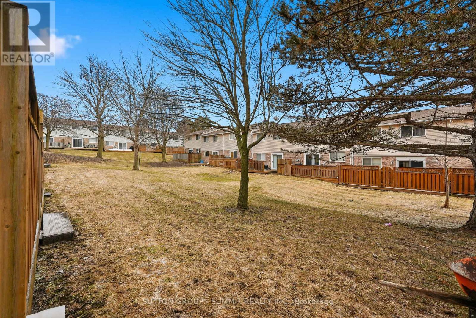 16 LAMSON CRESCENT - 25