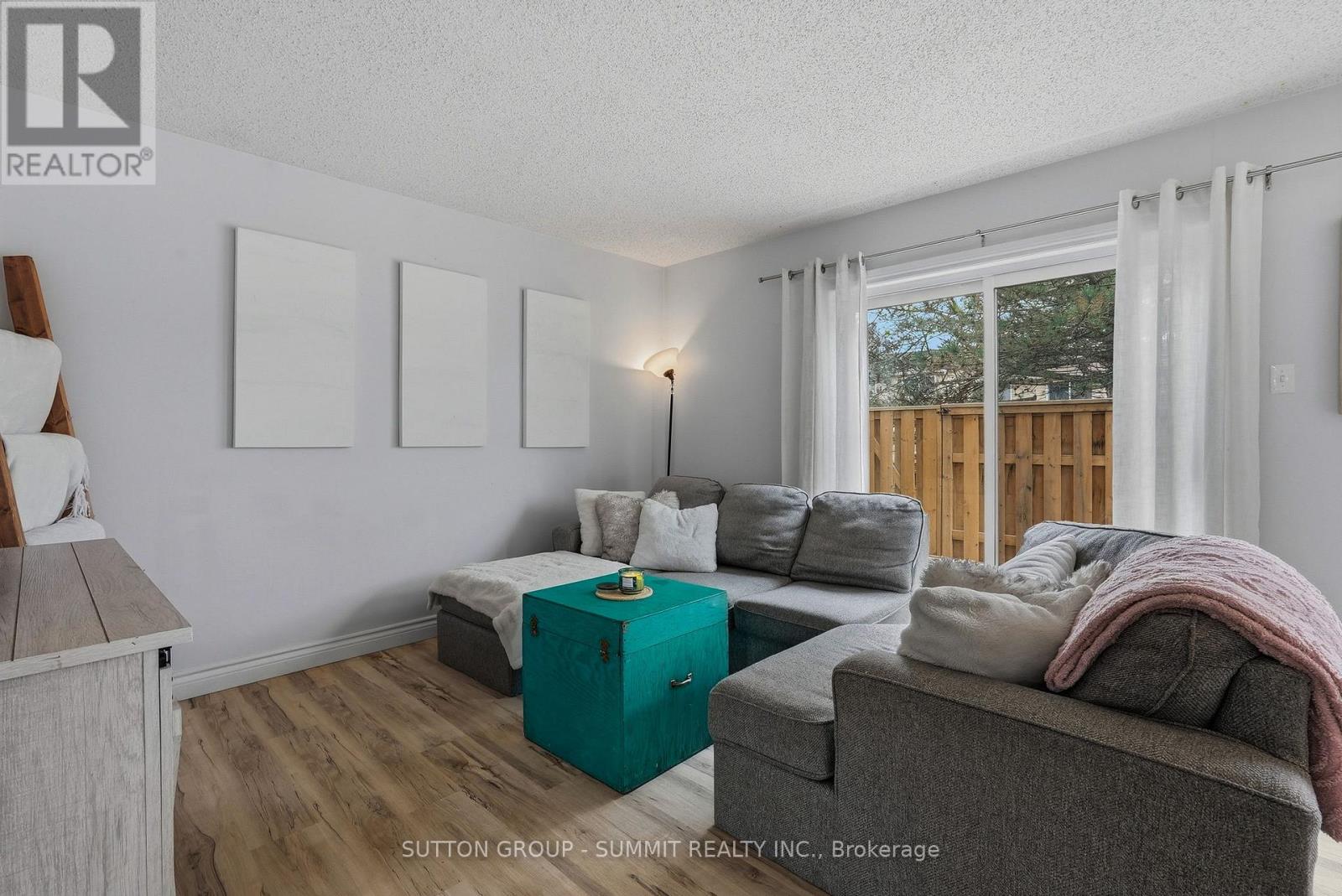 16 LAMSON CRESCENT - 6