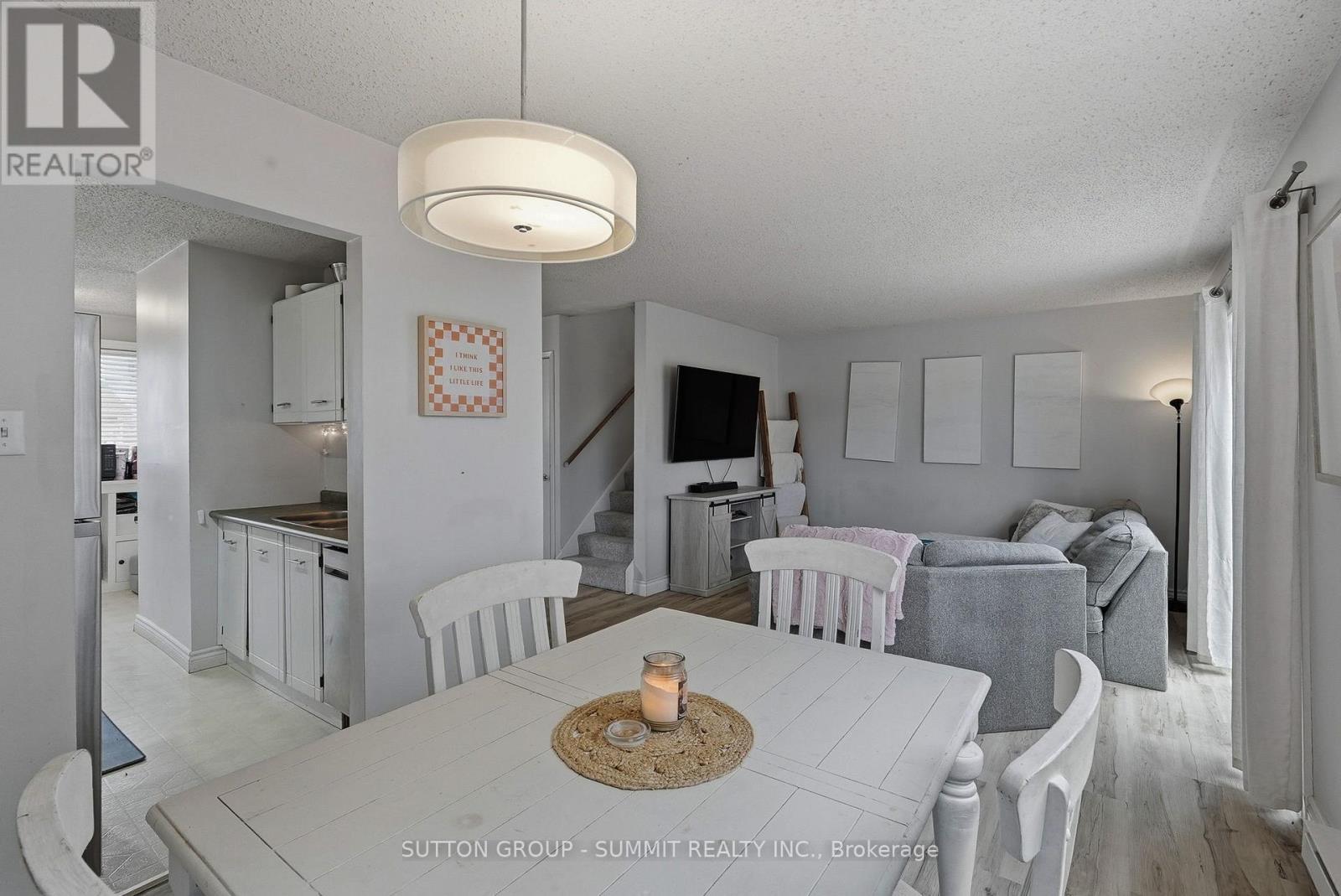 16 LAMSON CRESCENT - 9