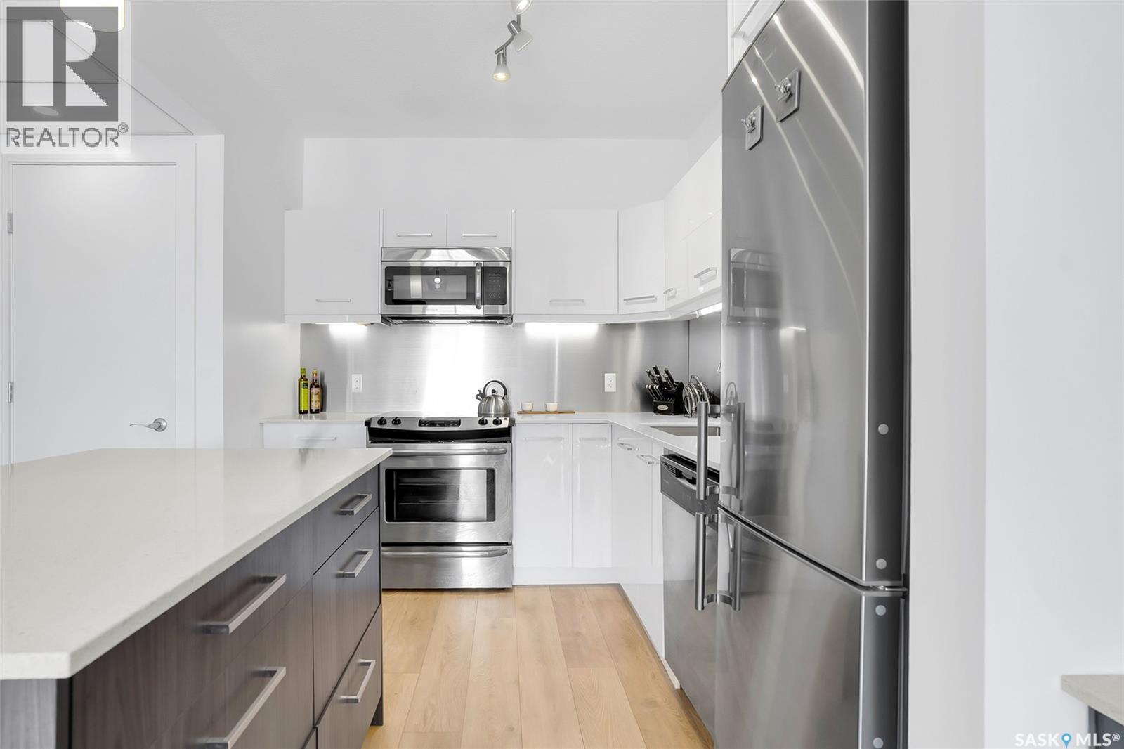 #206 404 C AVENUE S - 13