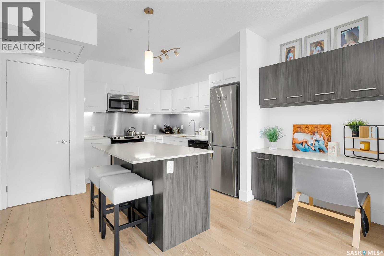 #206 404 C AVENUE S - 12