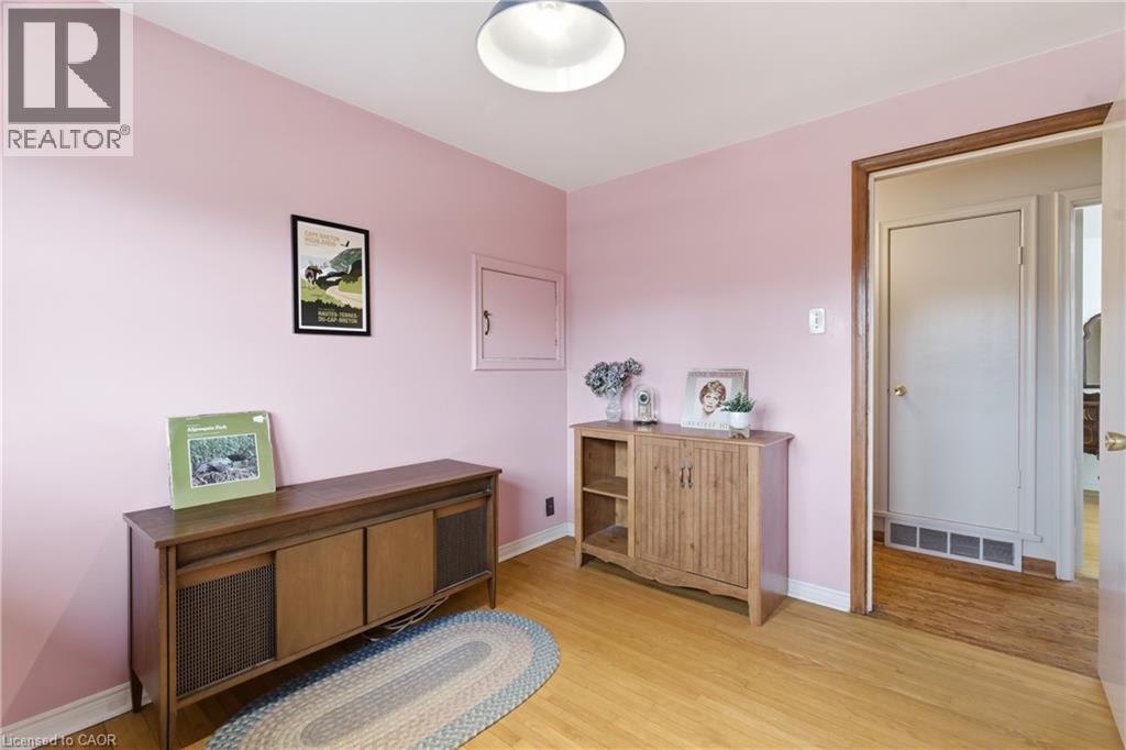 135 BURBANK ROAD - 22