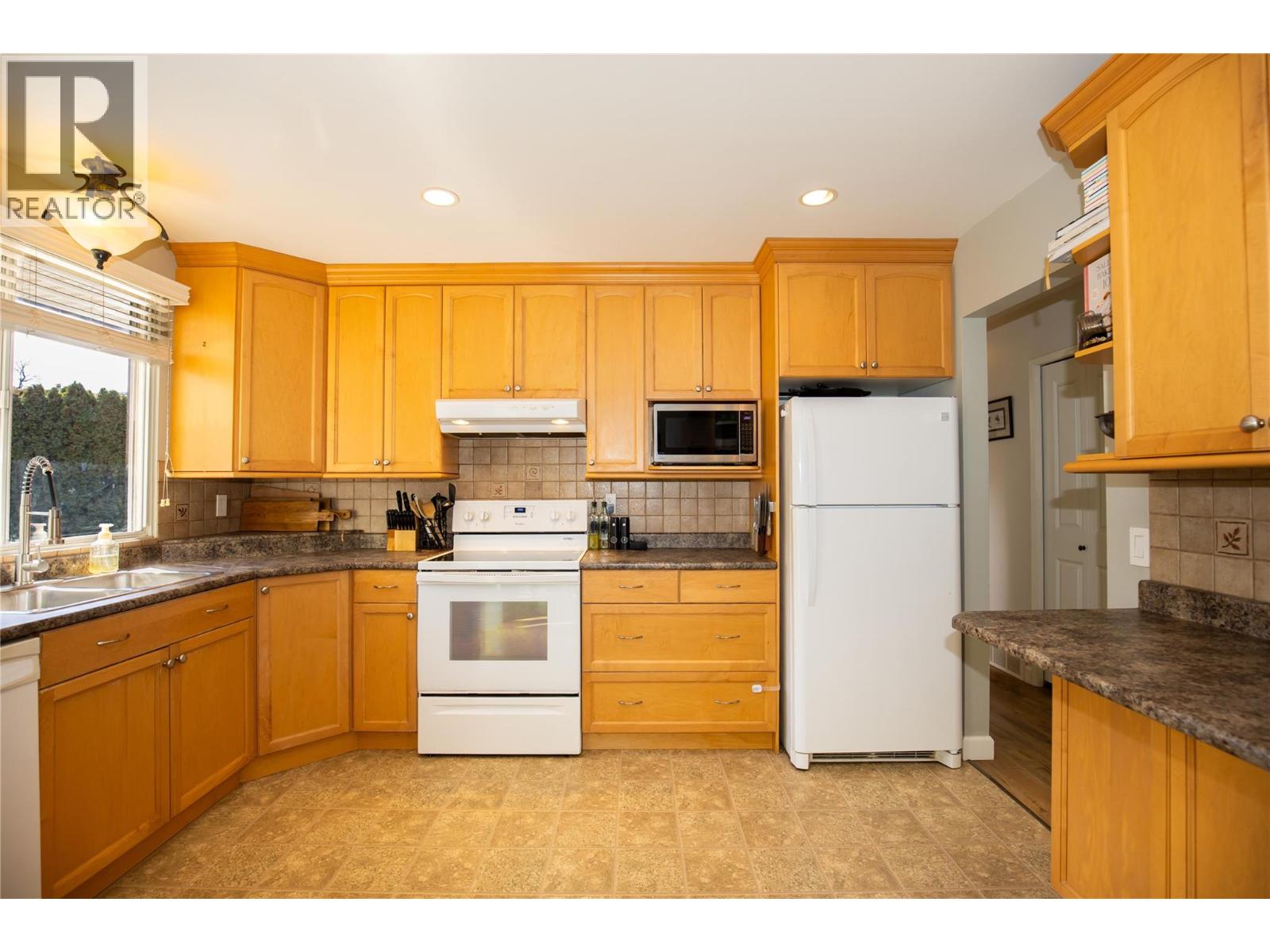  2549 Crestline Place, Kamloops