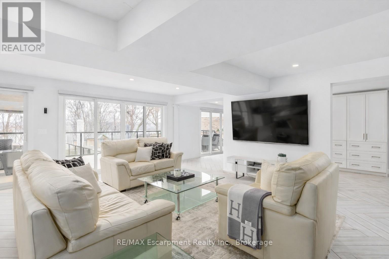 676 BAYSHORE BOULEVARD - 10