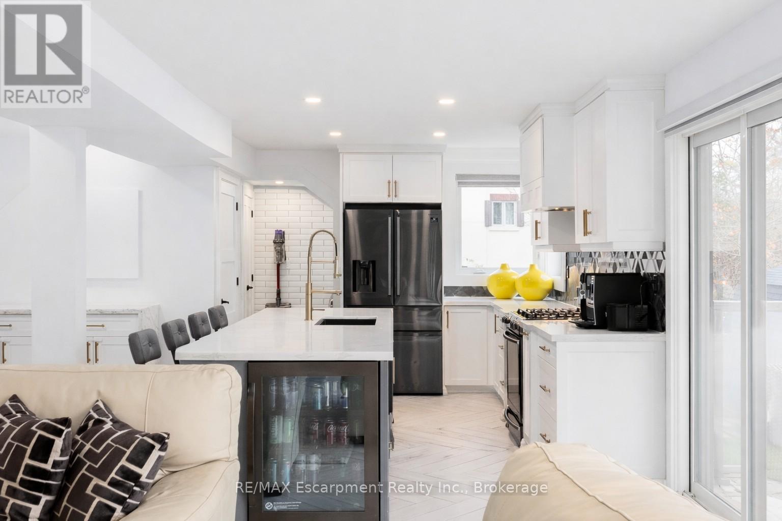 676 BAYSHORE BOULEVARD - 7