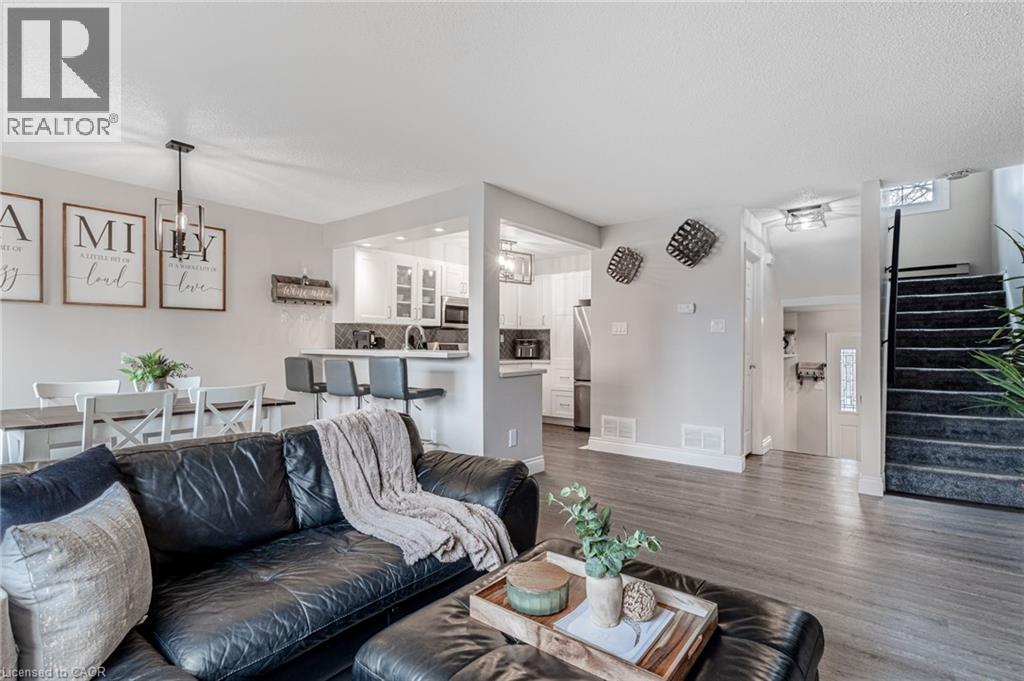 #43 2065 AMHERST HEIGHTS COURT - 10