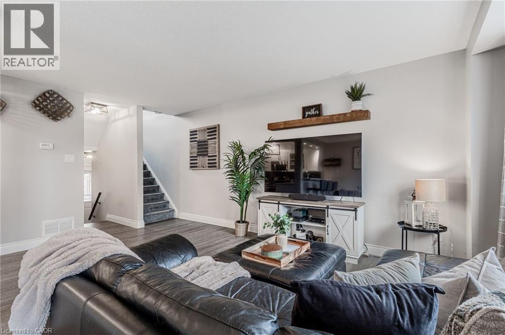 #43 2065 AMHERST HEIGHTS COURT - 9