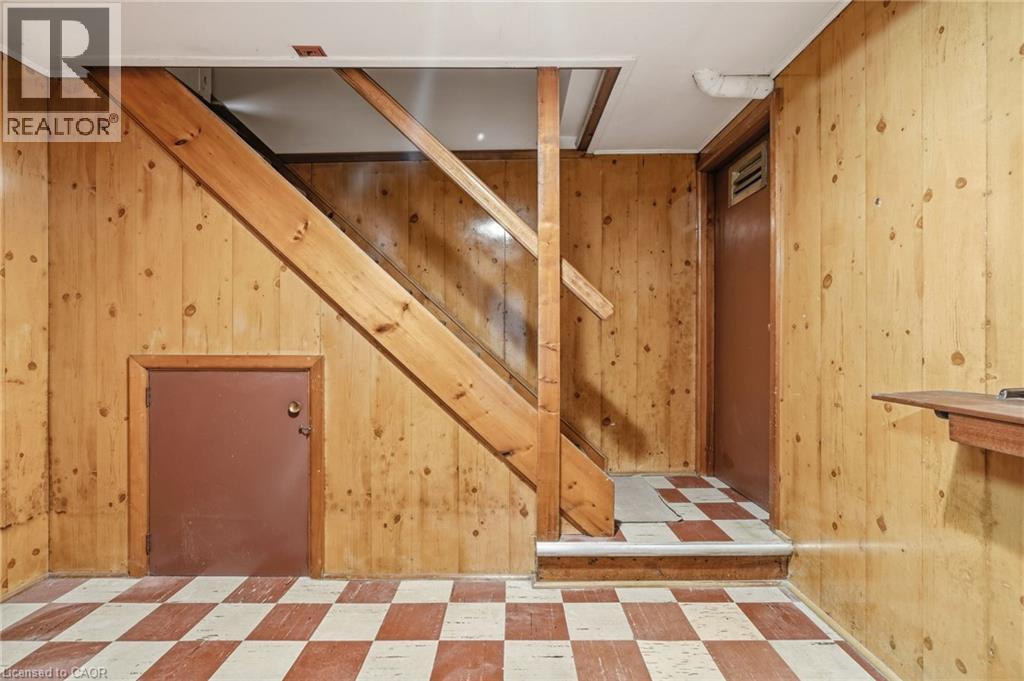 890 FALCON BOULEVARD - 33