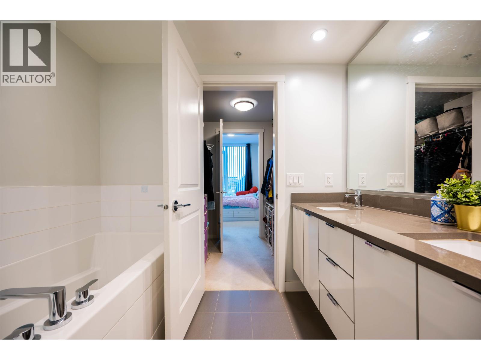 #513-8333 SWEET Avenue, Richmond