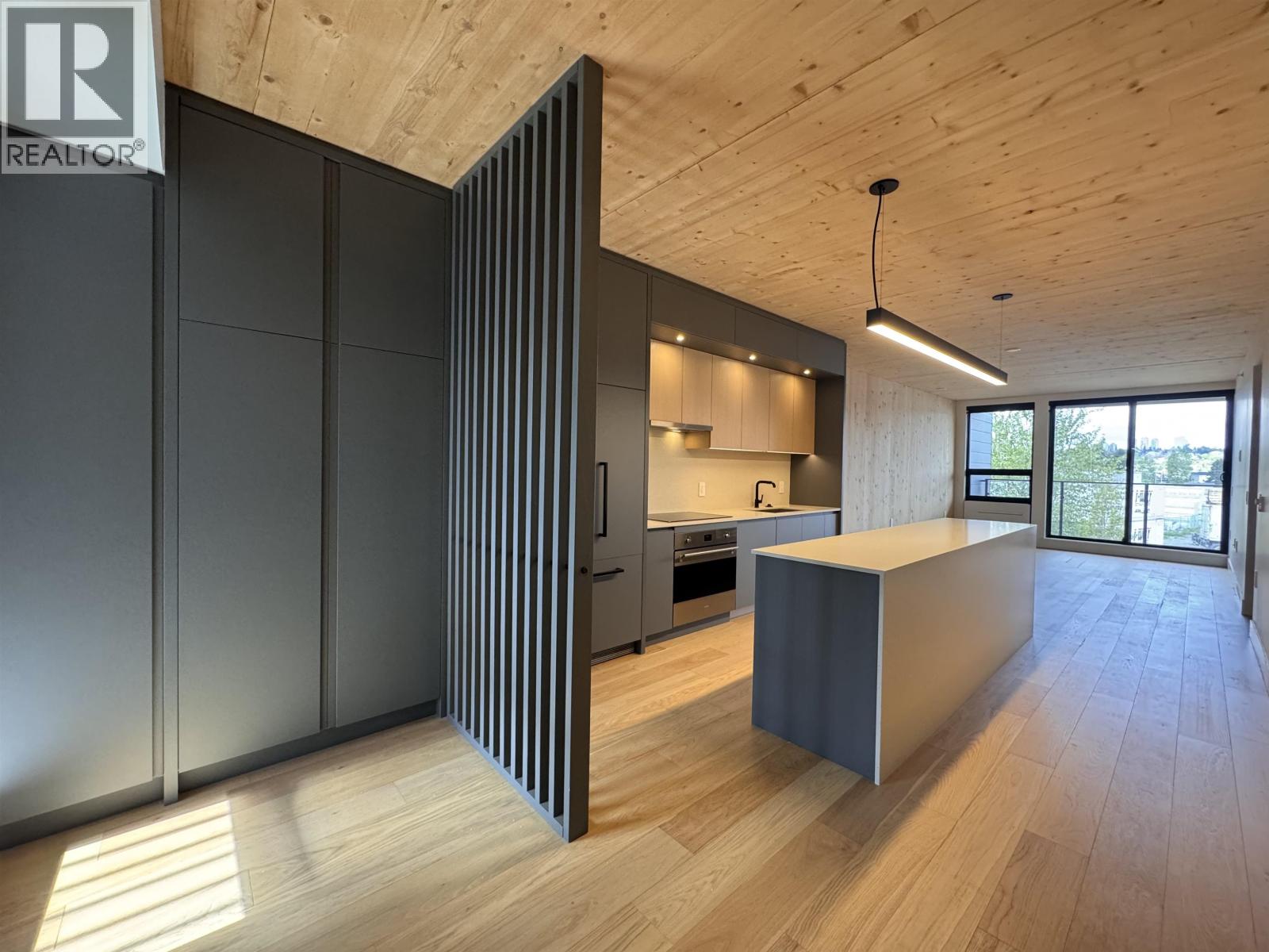 316 310 SALTER Street - photo 2