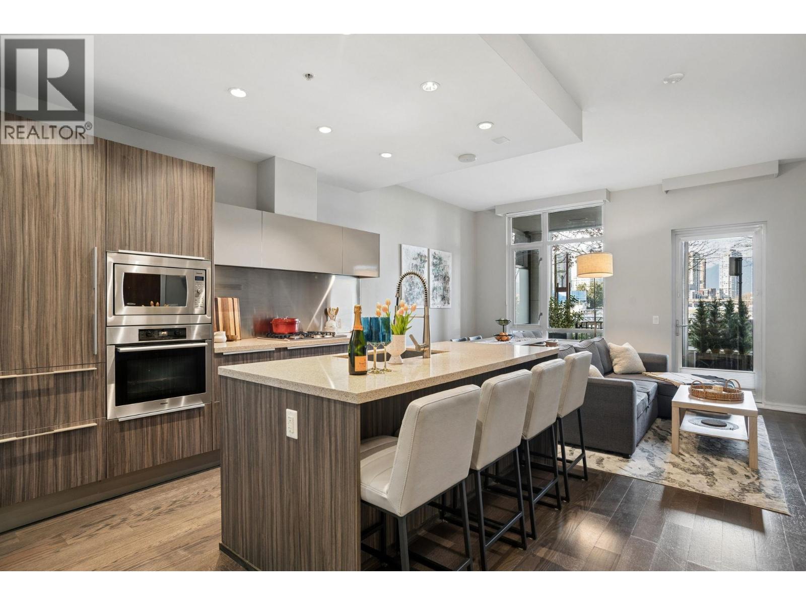 102 128 ATHLETES WAY, Vancouver