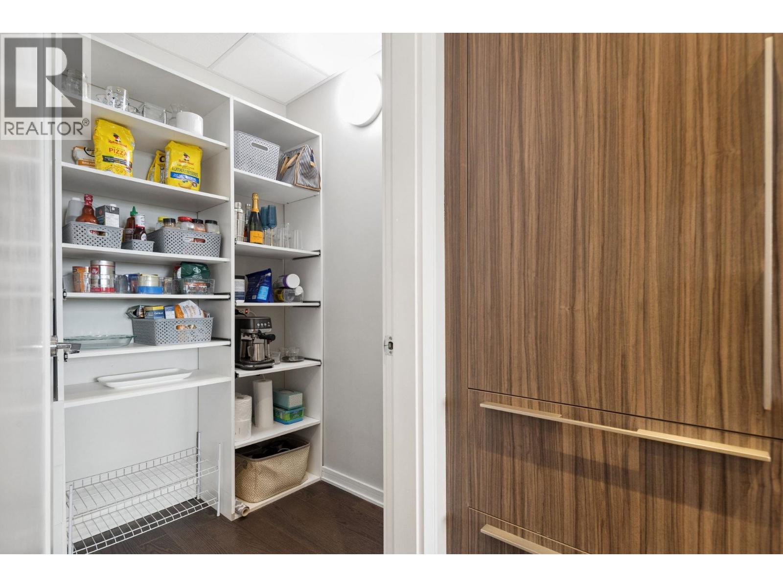 102 128 ATHLETES WAY, Vancouver