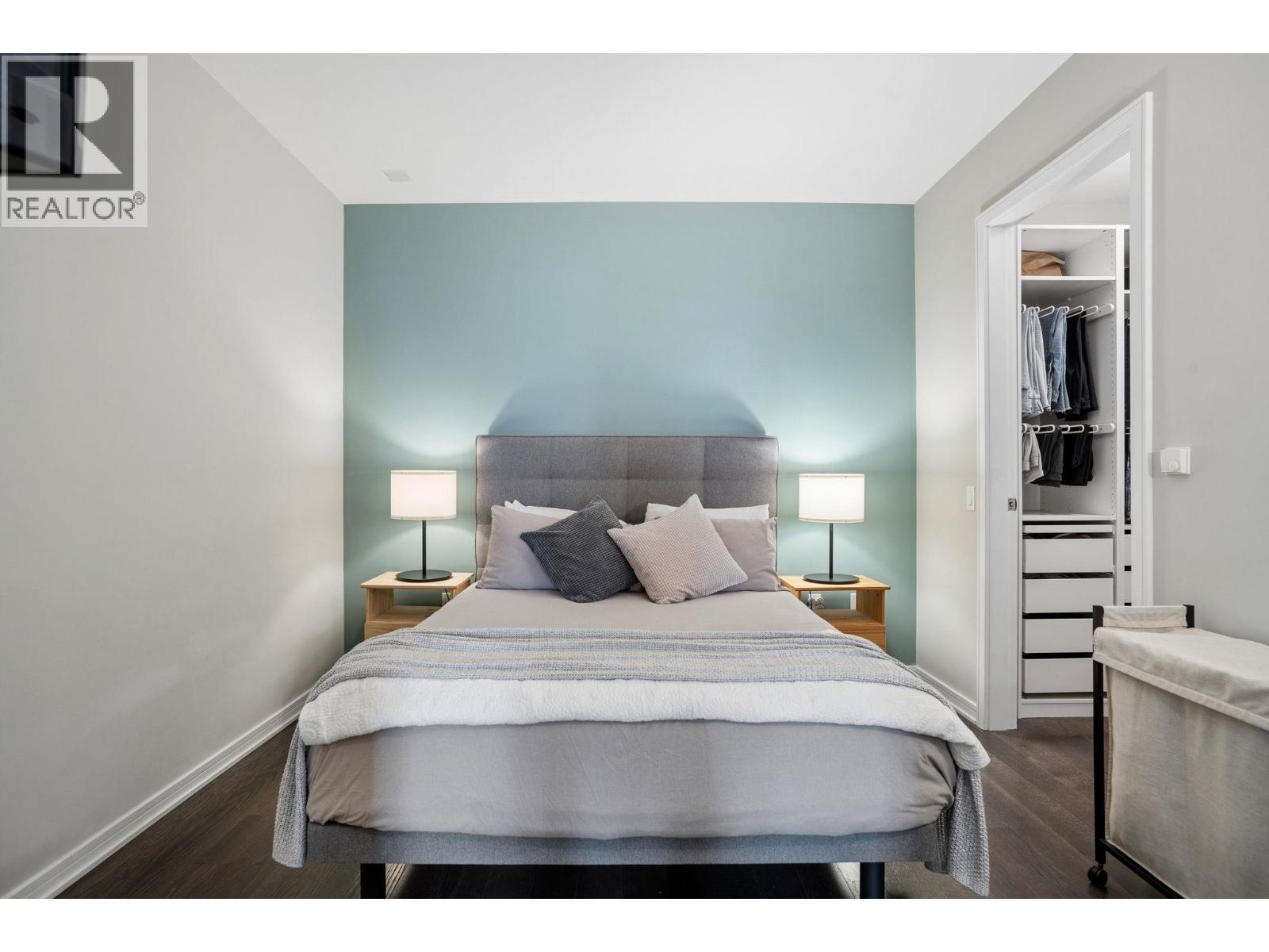 102 128 ATHLETES WAY, Vancouver