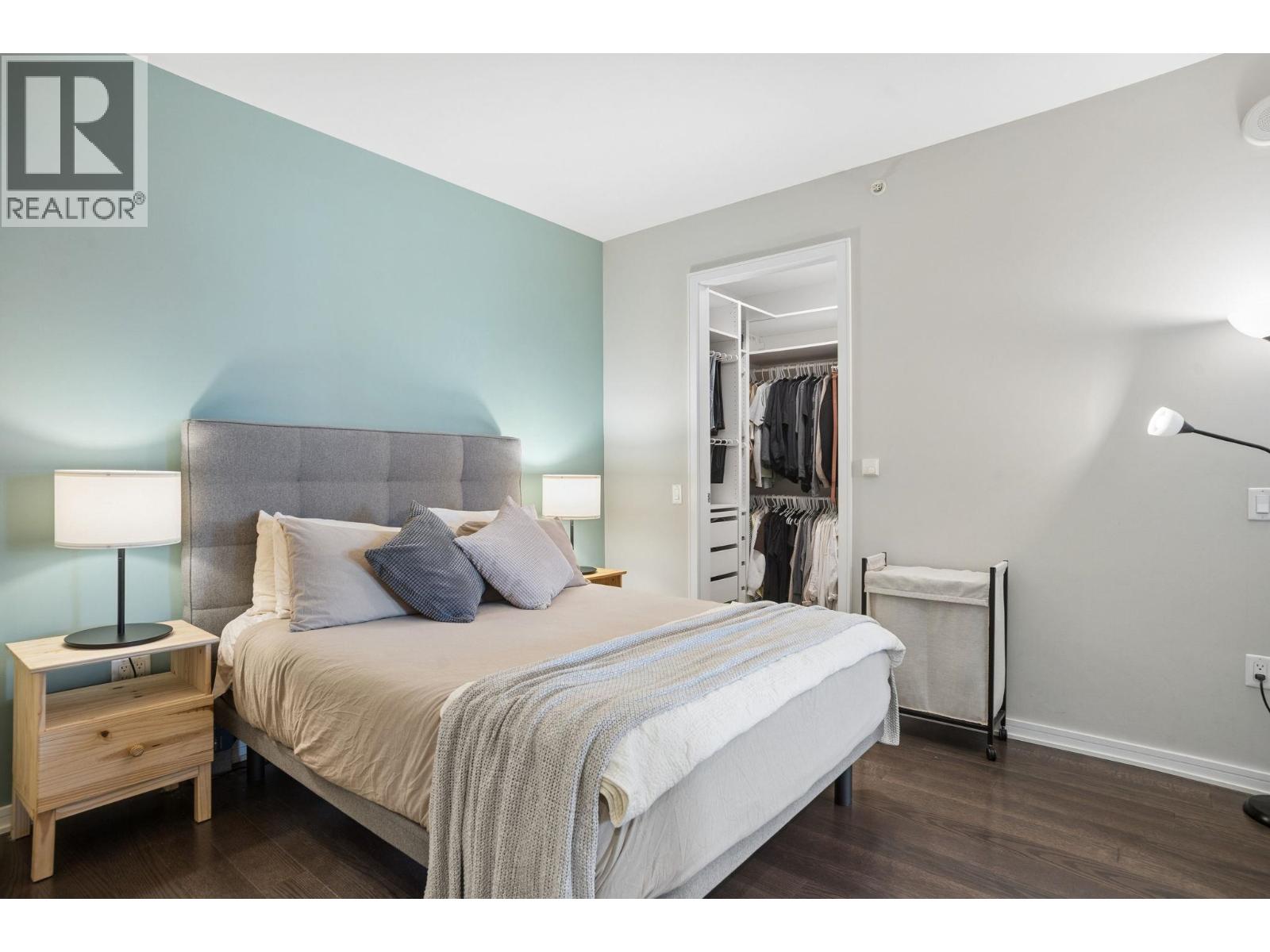 102 128 ATHLETES WAY, Vancouver