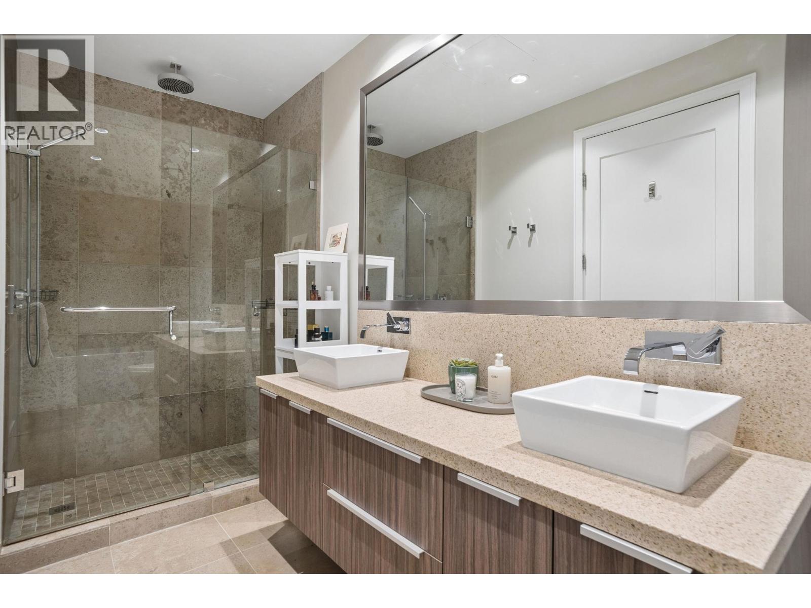 102 128 ATHLETES WAY, Vancouver