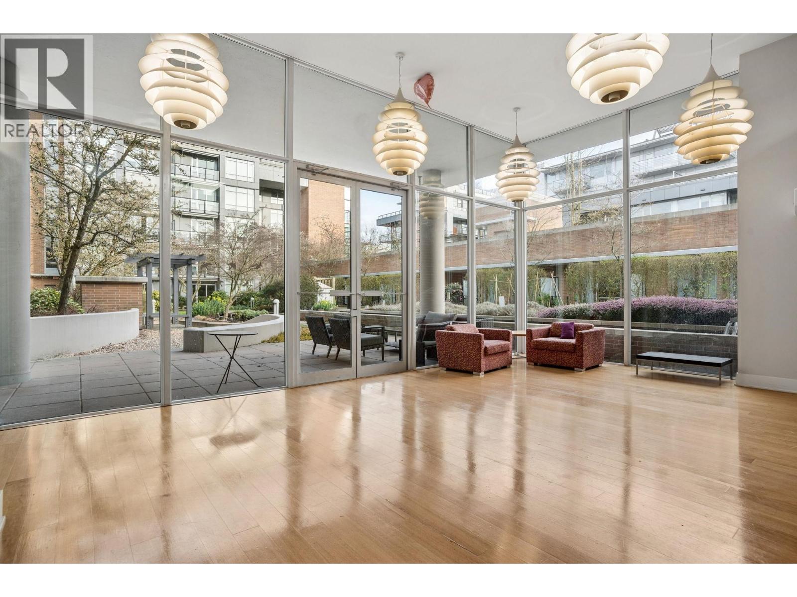 102 128 ATHLETES WAY, Vancouver