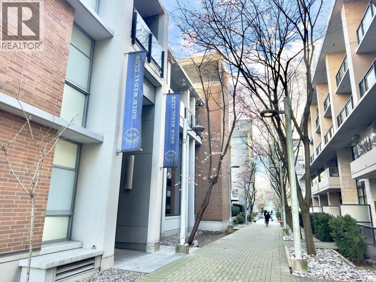 102 128 ATHLETES WAY, Vancouver