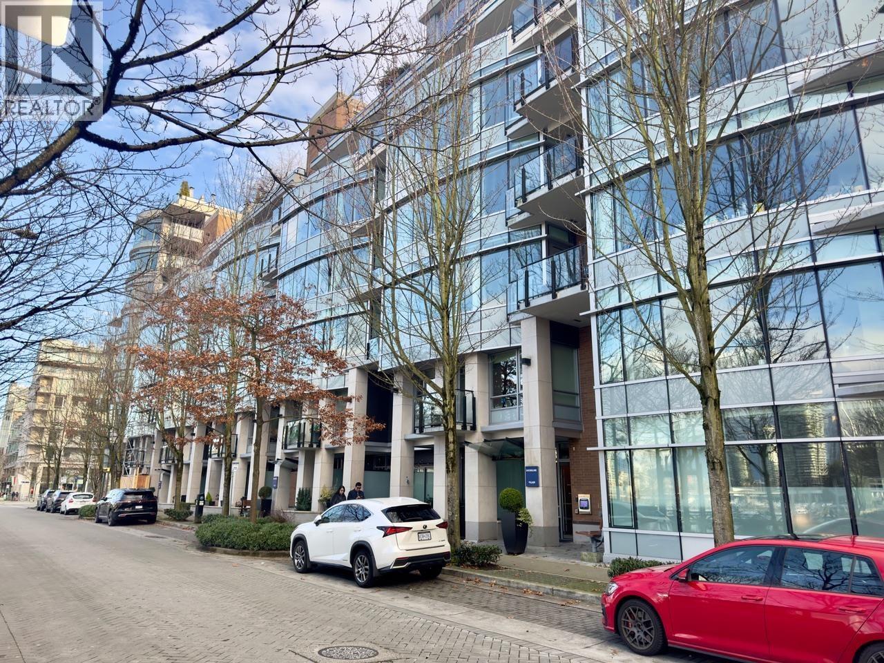 102 128 ATHLETES WAY, Vancouver