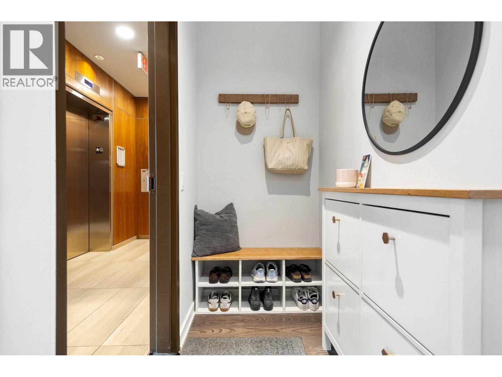 102 128 ATHLETES WAY, Vancouver