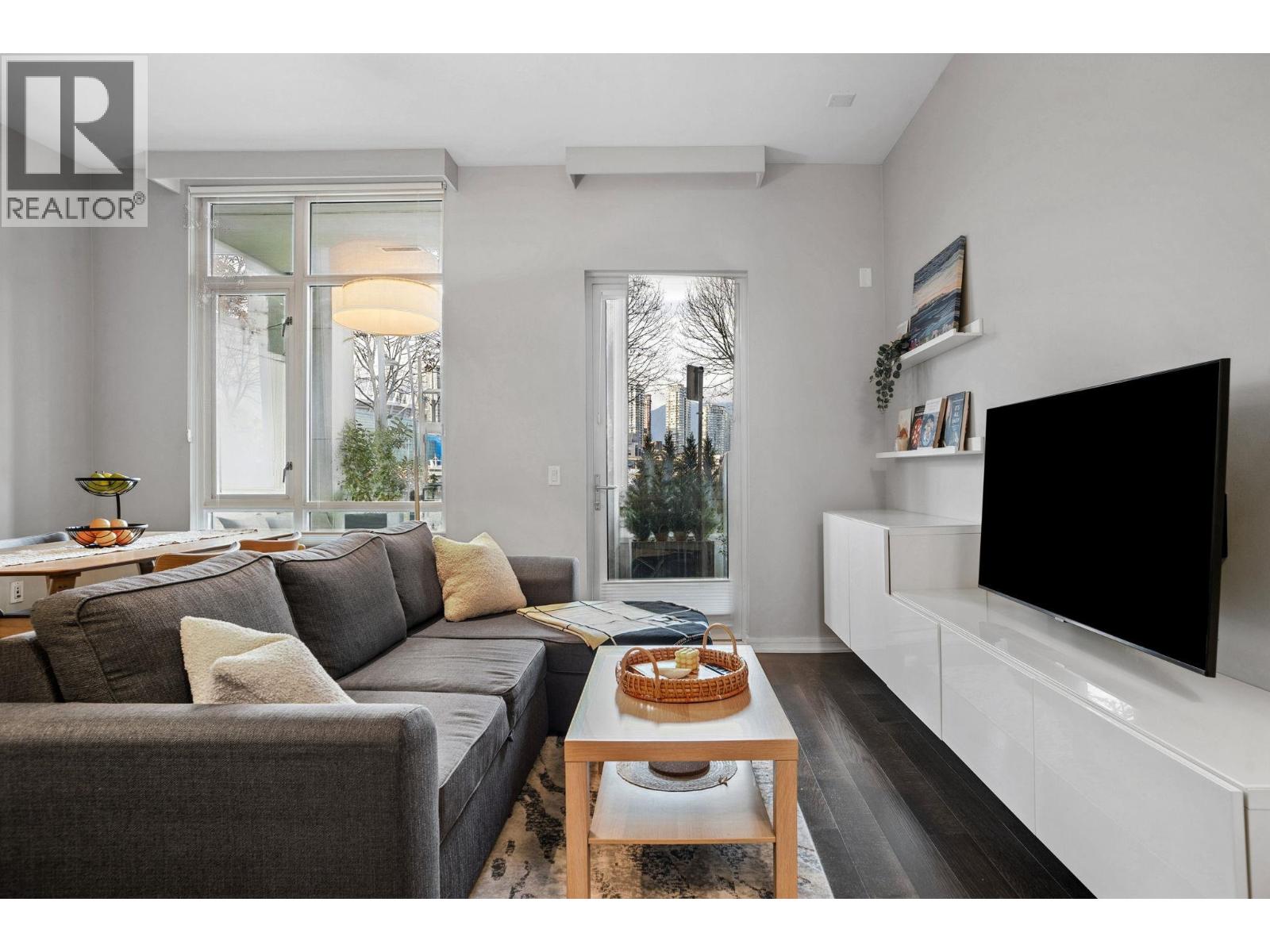 102 128 ATHLETES WAY, Vancouver