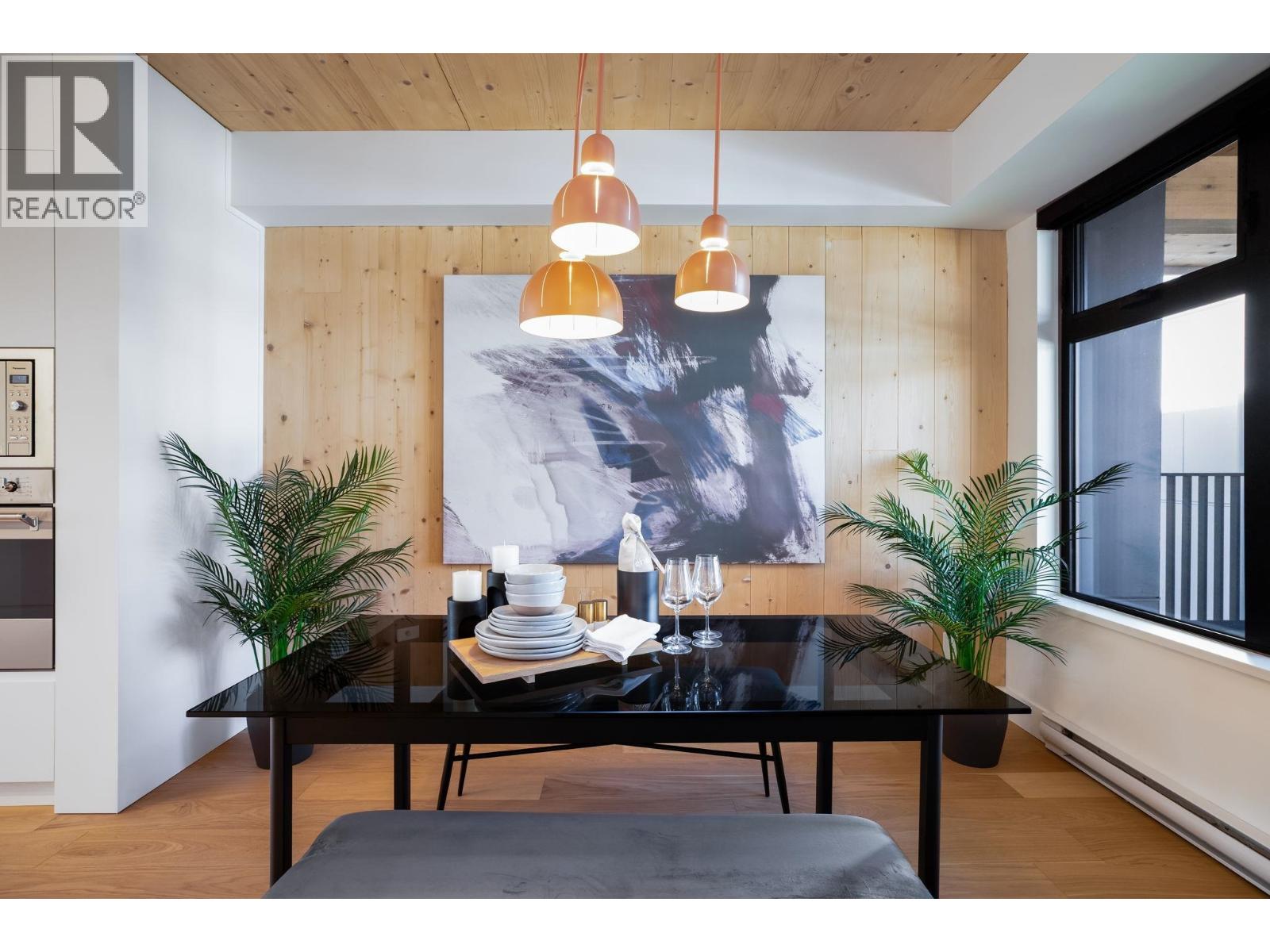 414 310 SALTER STREET, New Westminster