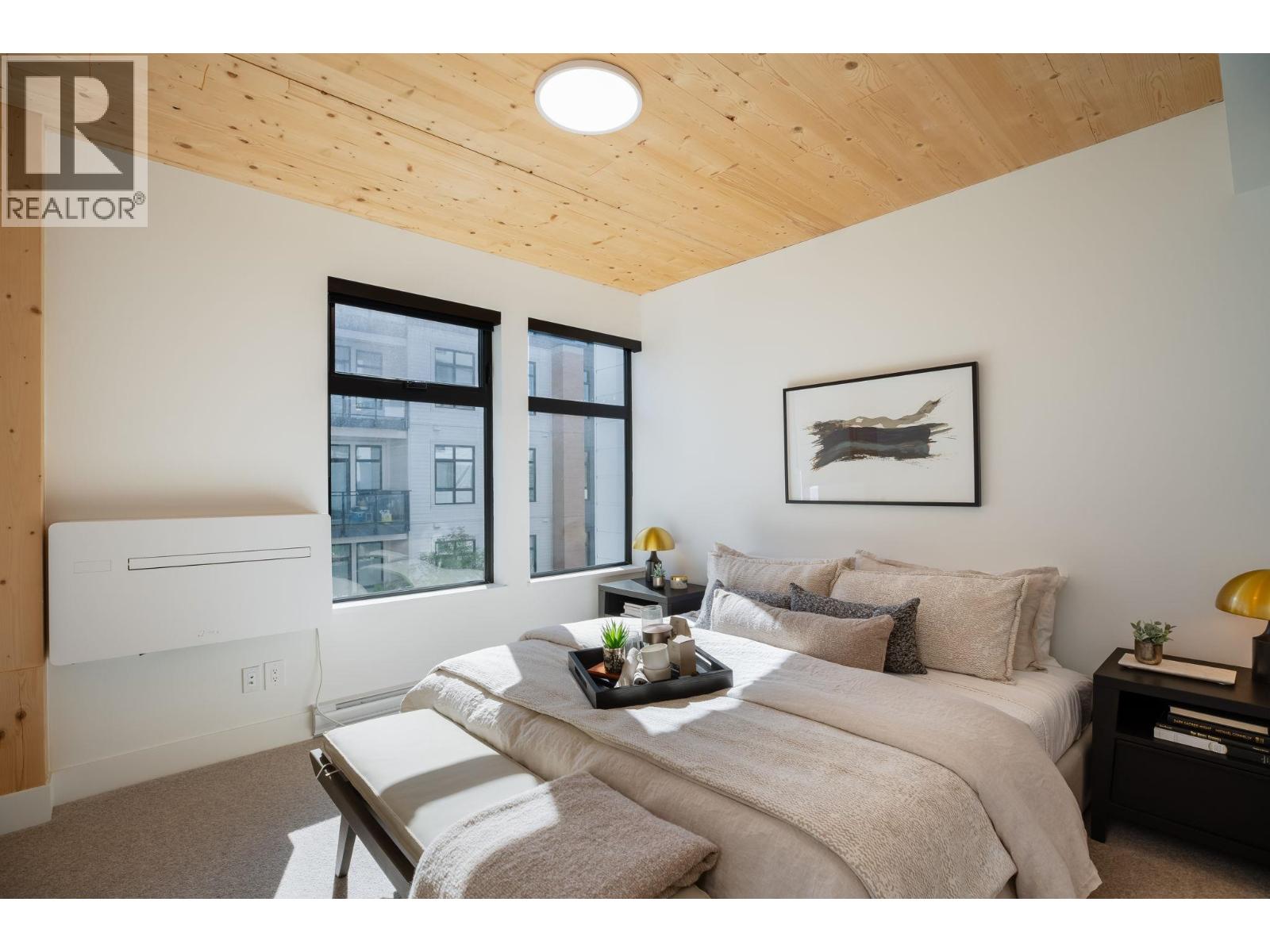 414 310 SALTER STREET, New Westminster