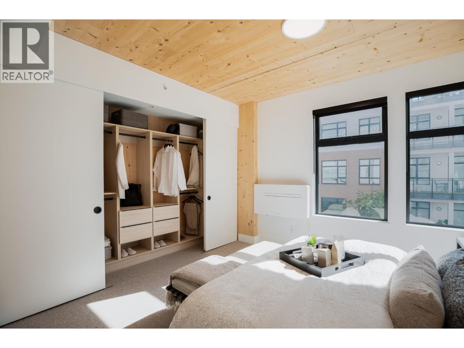 414 310 SALTER STREET, New Westminster