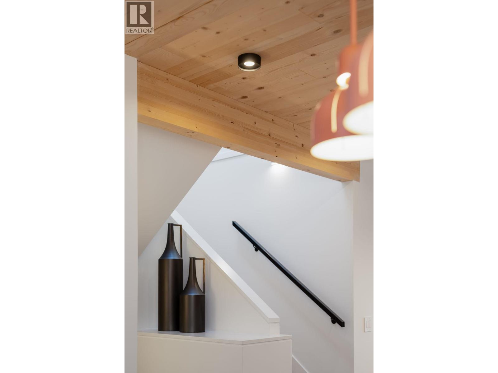 414 310 SALTER STREET, New Westminster