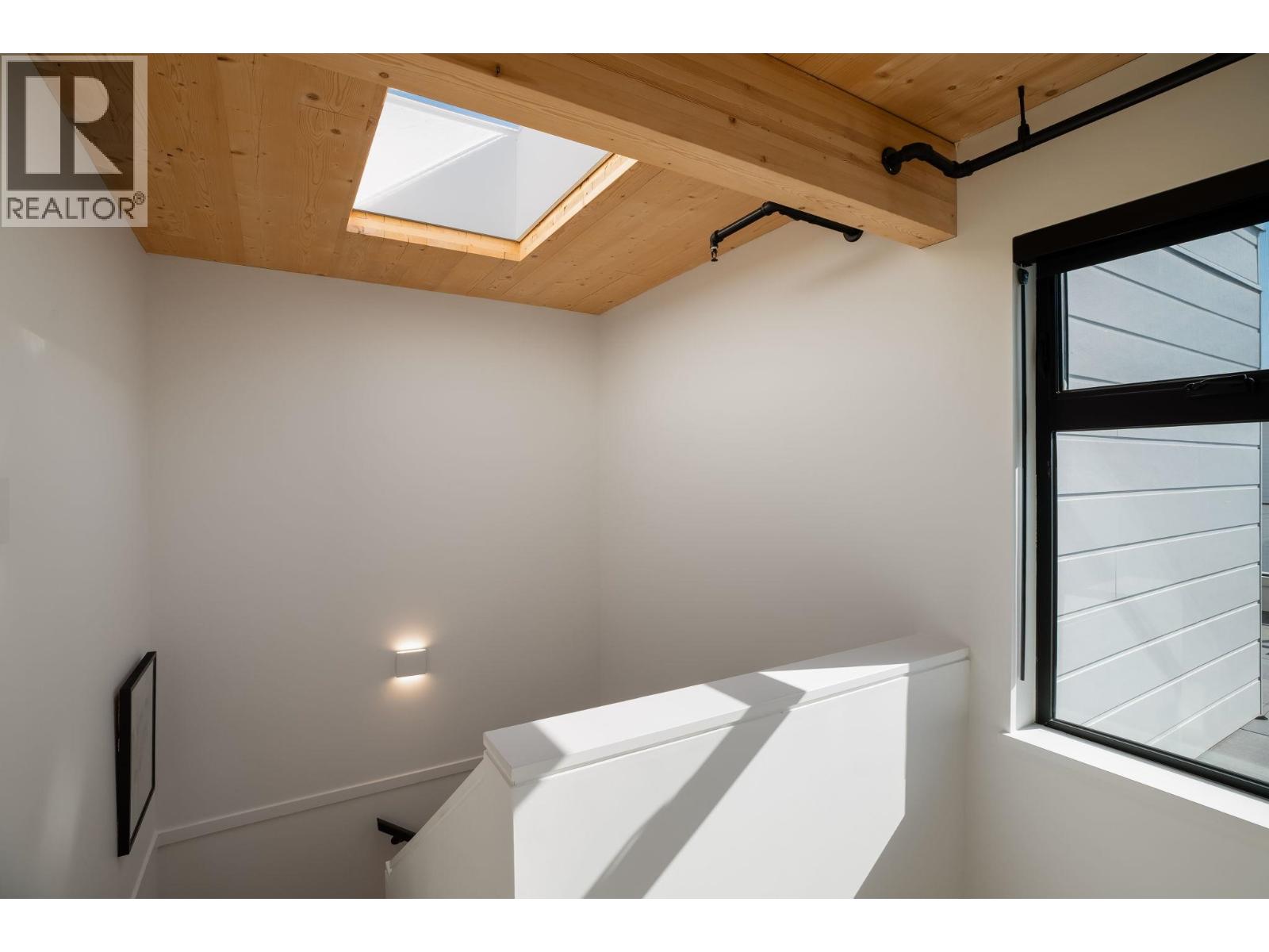 414 310 SALTER STREET, New Westminster