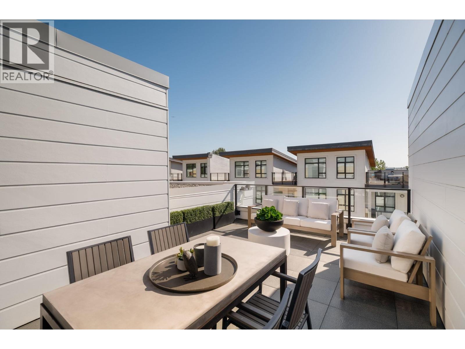 414 310 SALTER STREET, New Westminster