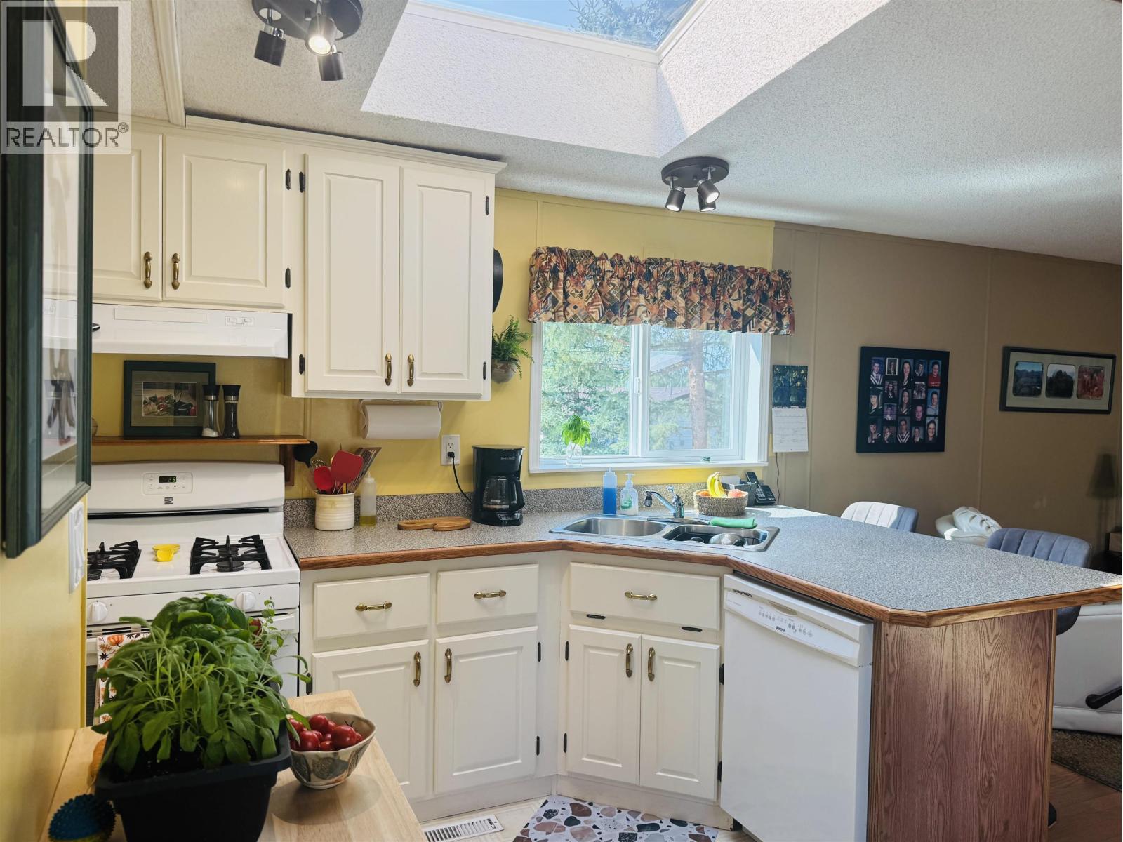 287 WESTCOAST ROAD - 10