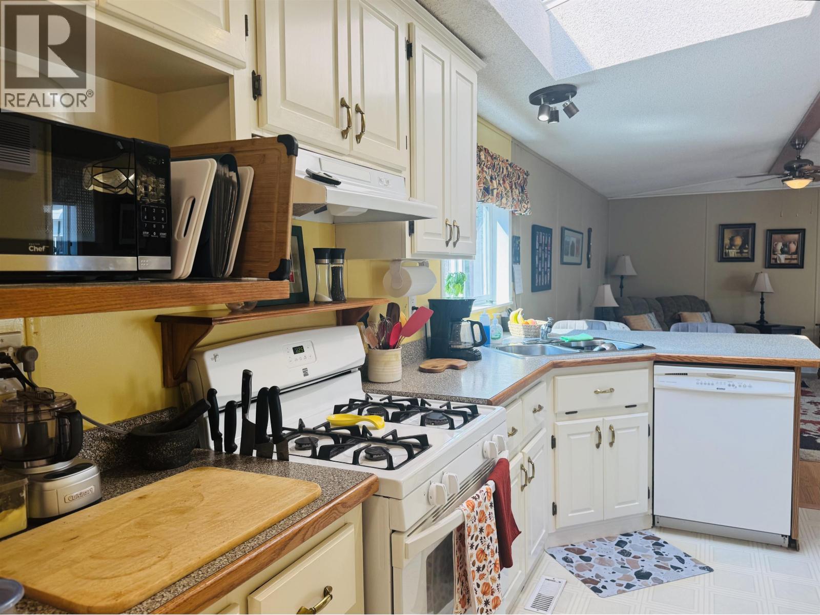 287 WESTCOAST ROAD - 11