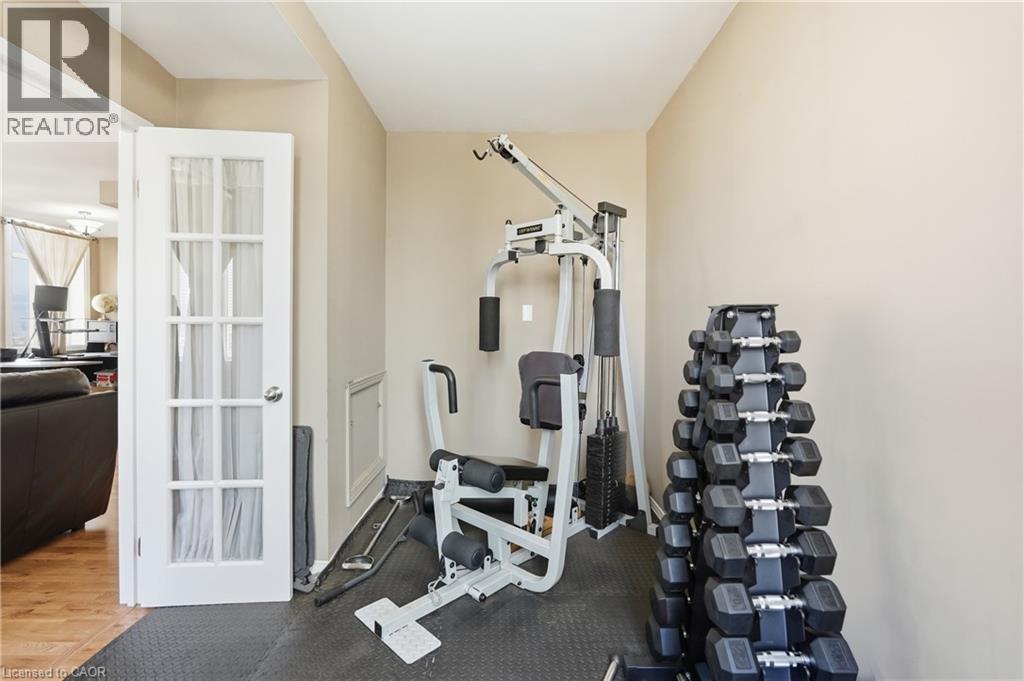 #902 36 JAMES STREET S - 30