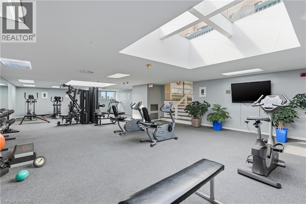 #902 36 JAMES STREET S - 36