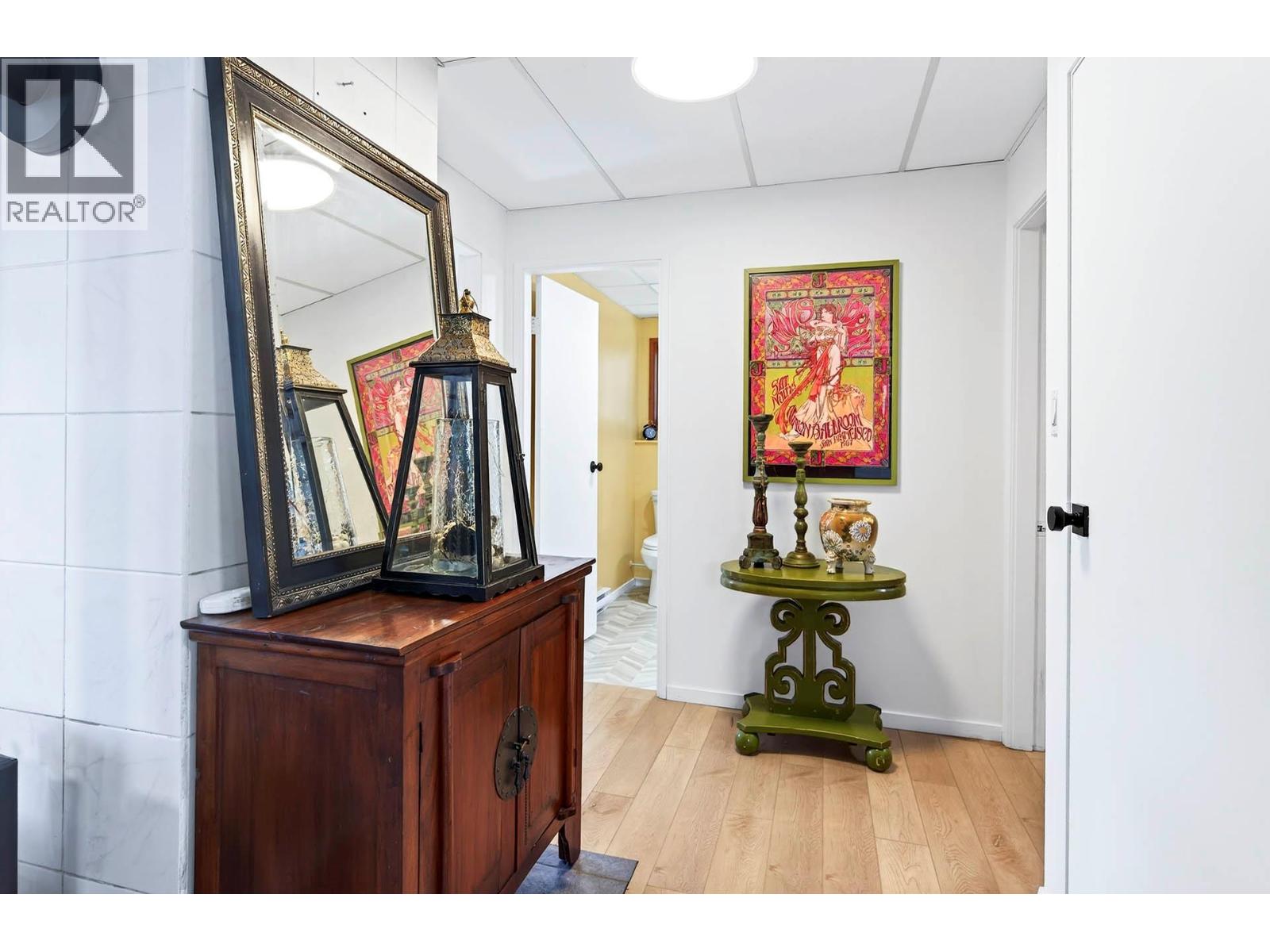 930 NICOLA STREET - 39