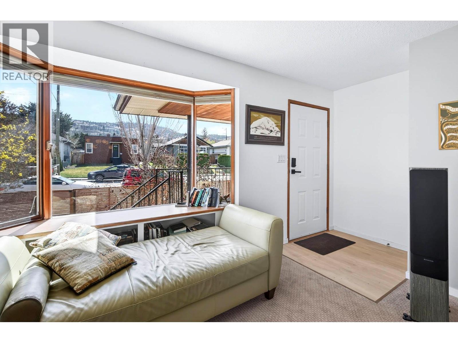 930 NICOLA STREET - 13