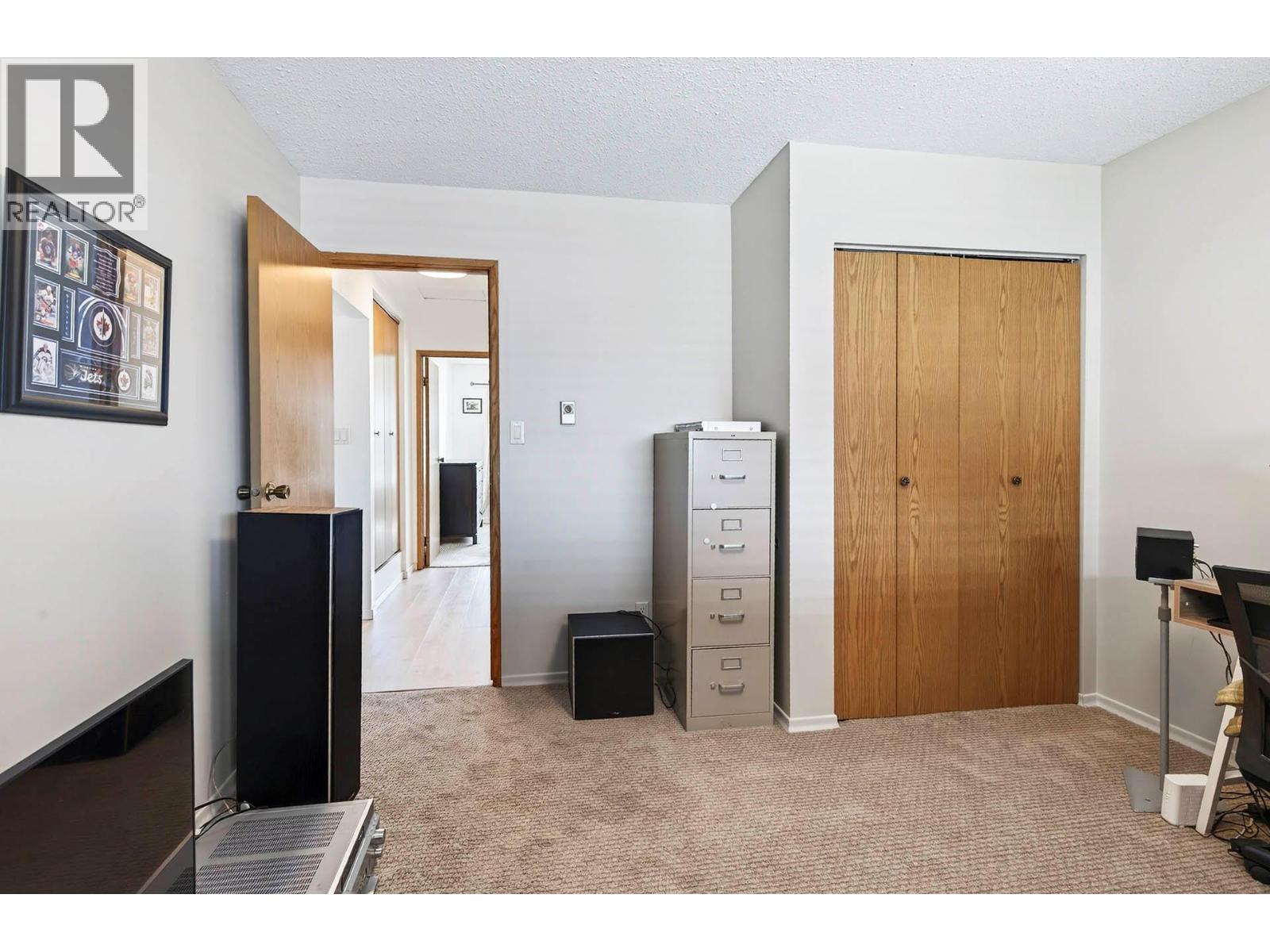 930 NICOLA STREET - 23