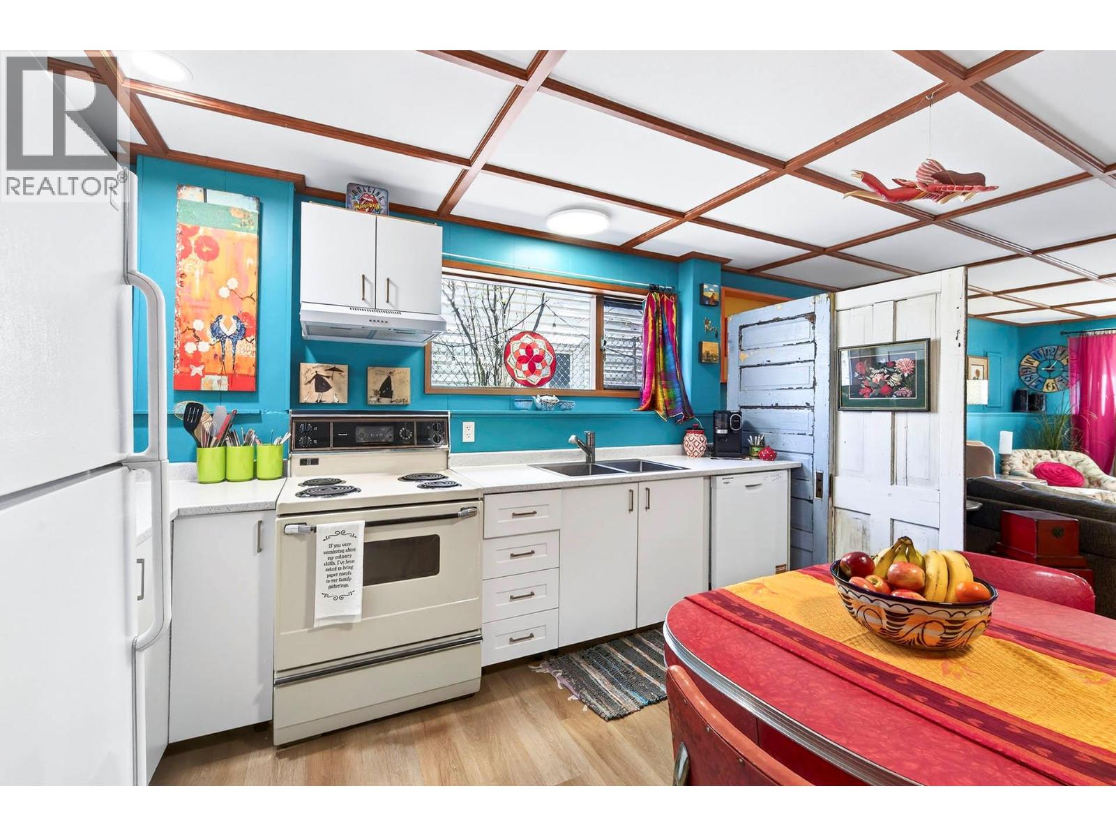 930 NICOLA STREET - 41