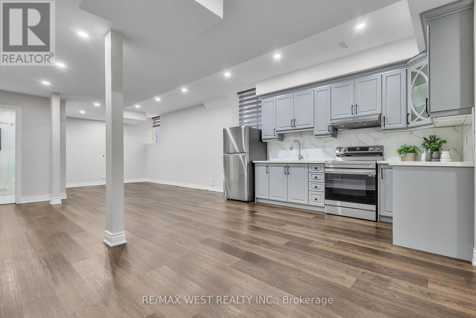 65 PORT ROYAL AVENUE - 33