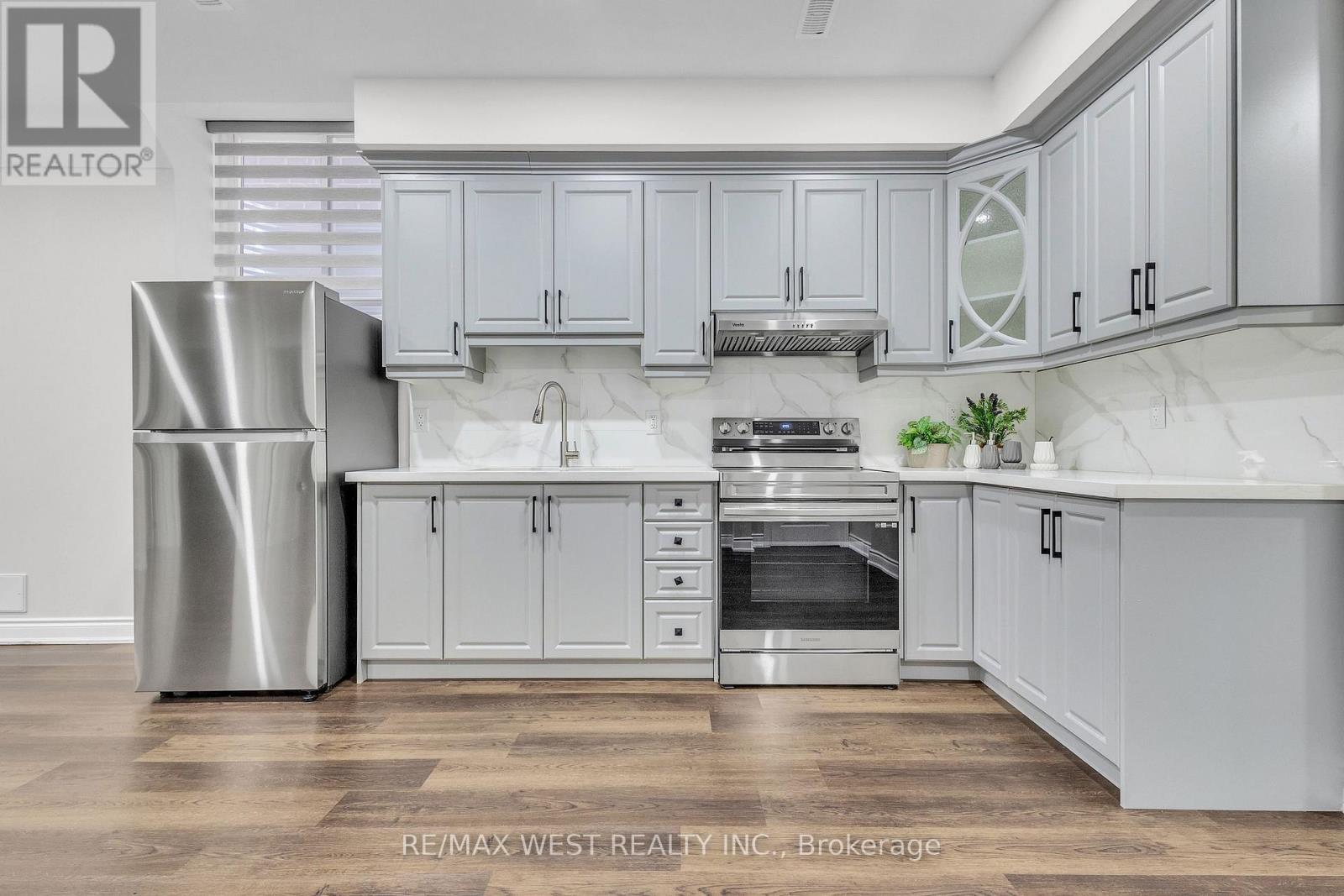 65 PORT ROYAL AVENUE - 40