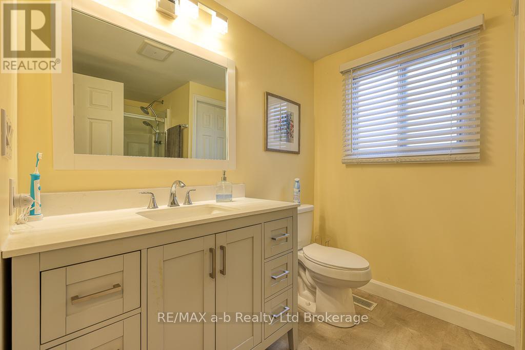 #63 746112 TOWNSHIP ROAD 4 - 22