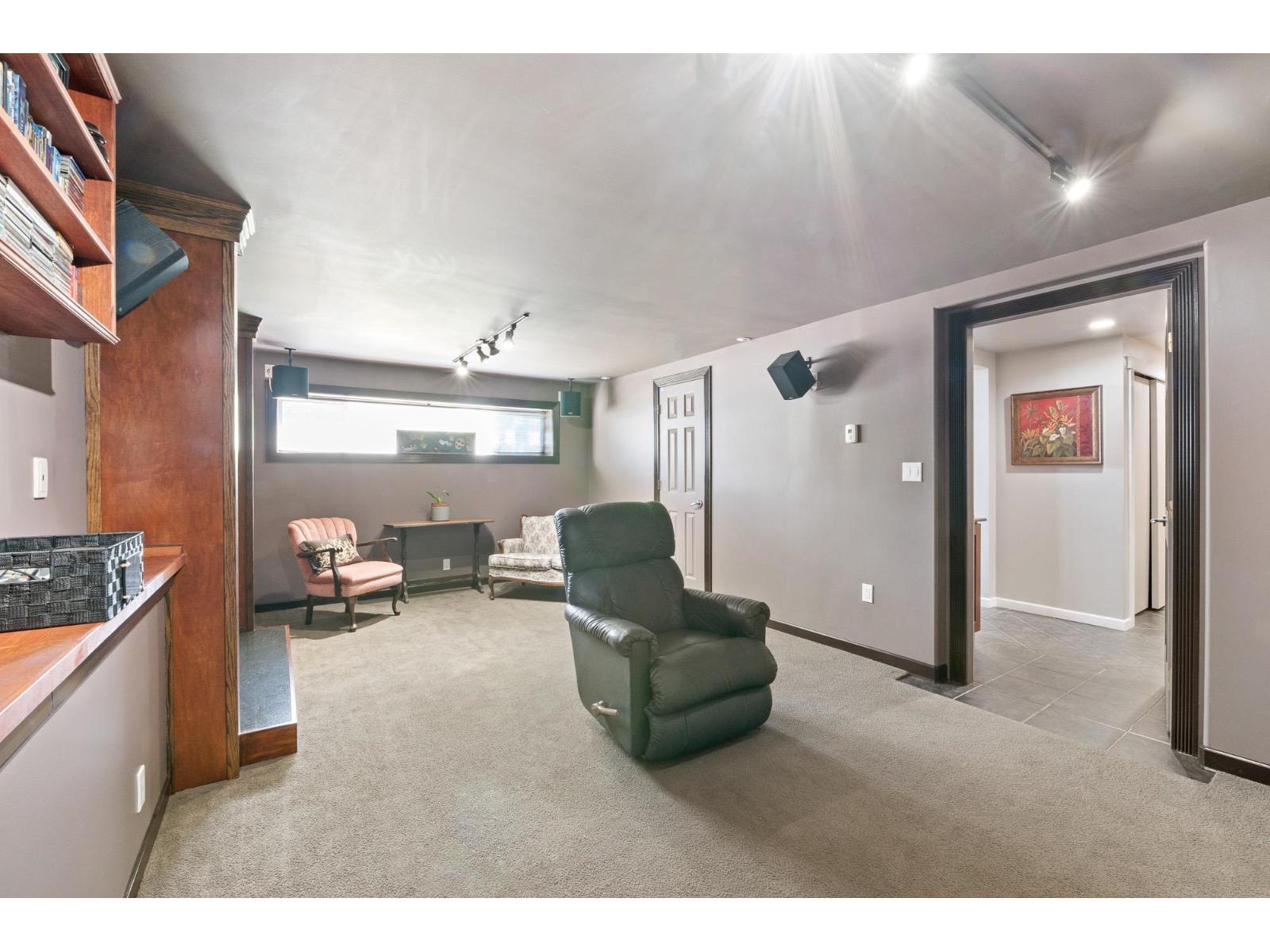 11113 81 AVENUE, Delta