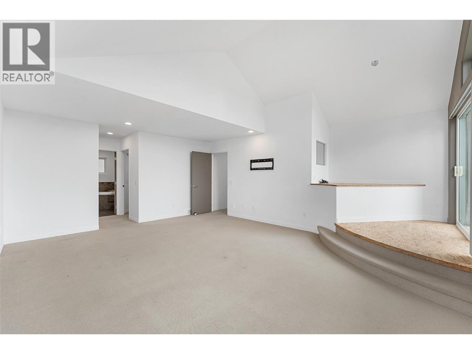 2111 Lillooet Crescent, Kelowna