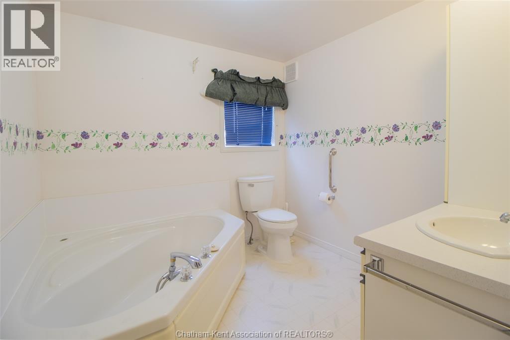 130 REGENCY DRIVE - 20