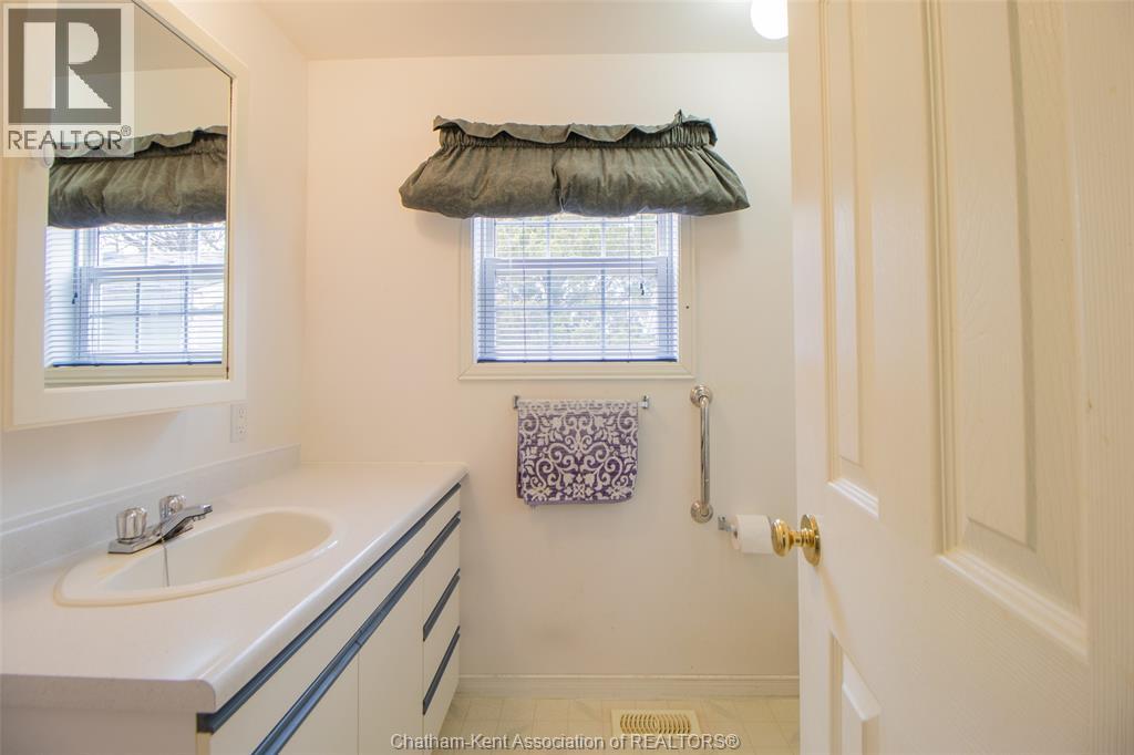 130 REGENCY DRIVE - 16